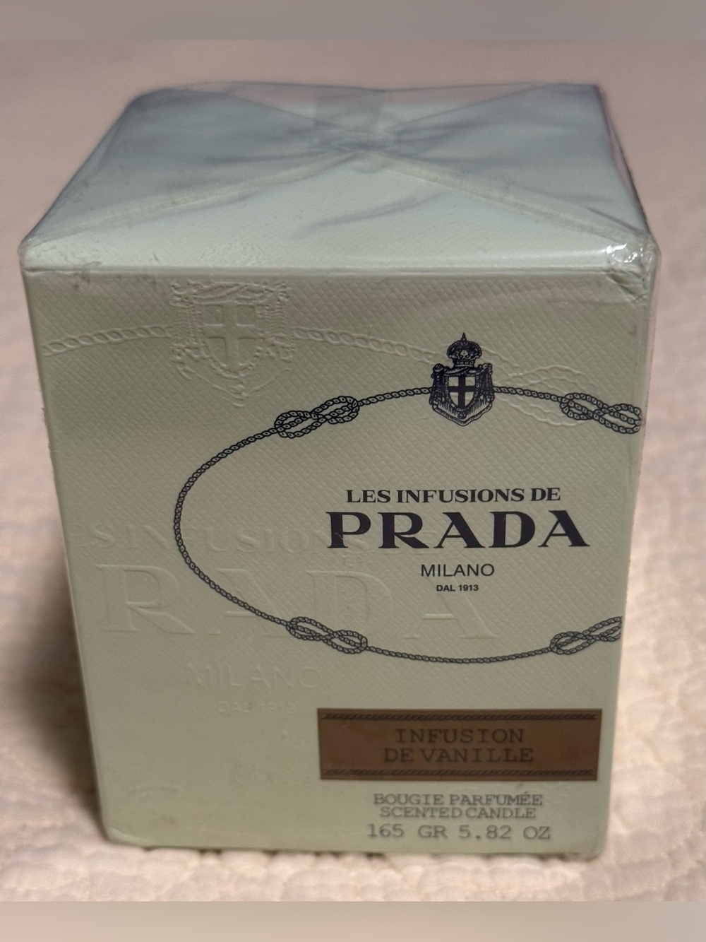 Prada Les Infusions Vanilla Scented Candle! Smells amazing! 🤩